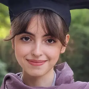 Parinaz profile photo - Platute tutor