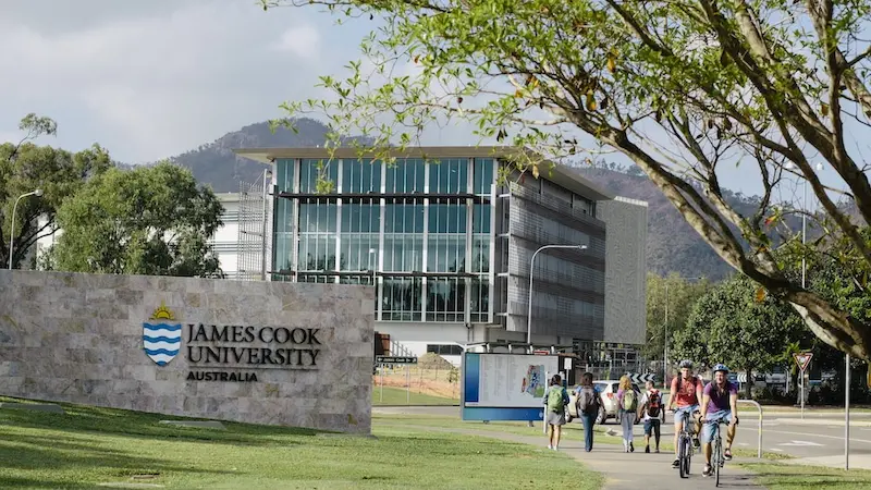 James Cook University - Platute